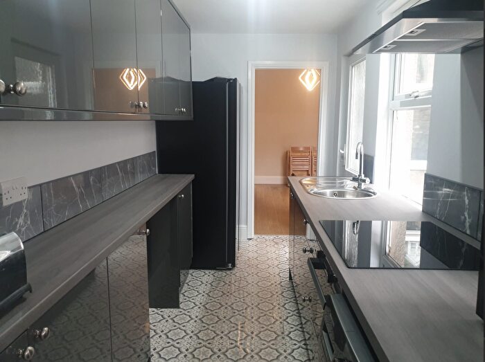 4 Bedroom Terraced House To Rent In Student House // Bed + Bath // Sep, LN2