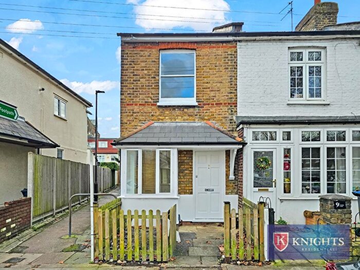 3 Bedroom End Of Terrace House For Sale In Gordon Road, Enfield, EN2