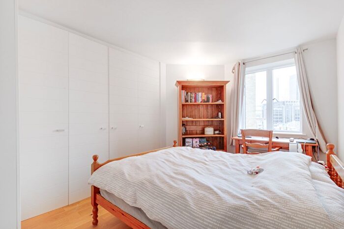 2 Bedroom Flat For Sale In Hutchings Street, London, E14