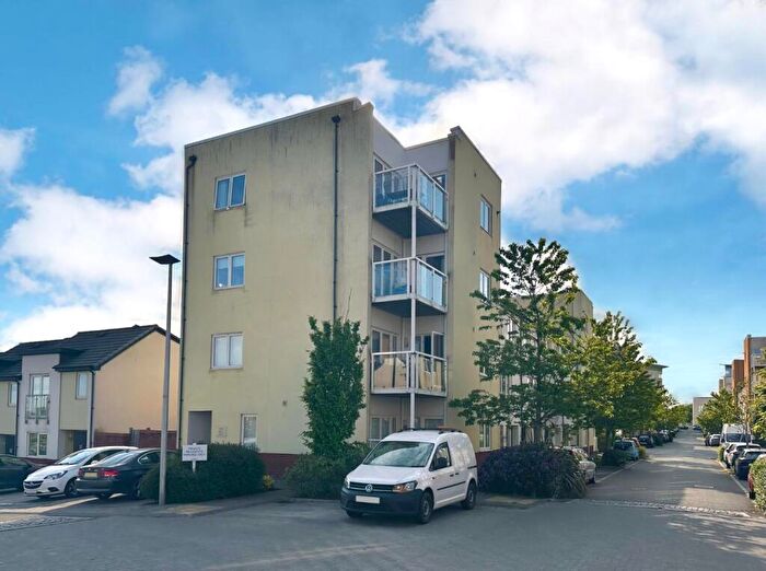 2 Bedroom Flat To Rent In Trem Elai, Penarth, CF64