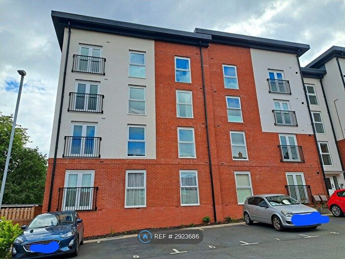 2 Bedroom Flat To Rent In Crouch Court, Birmingham, B29