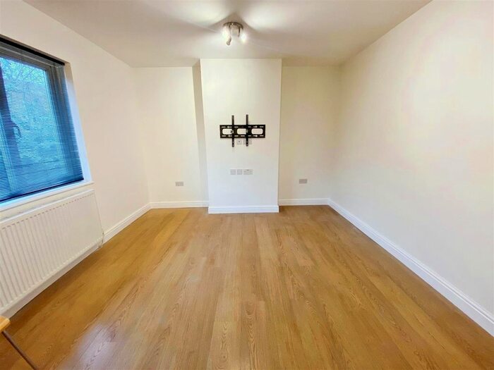 2 Bedroom Maisonette To Rent In Bittacy Hill, London, NW7