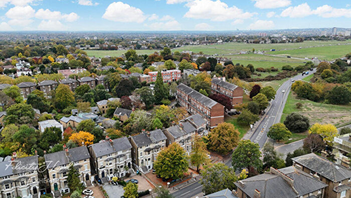 2 Bedroom Apartment For Sale In Vanbrugh Park, London, SE3