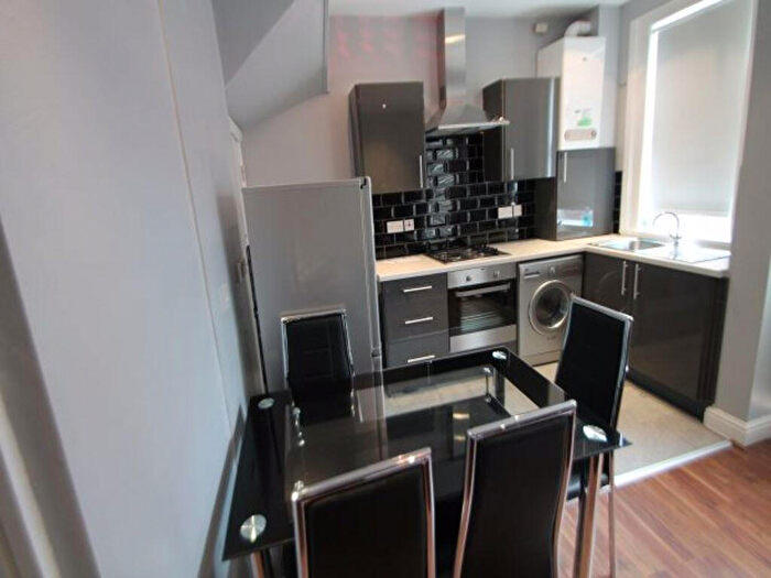 3 Bedroom House To Rent In Harold View, Leeds, LS6
