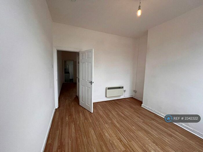 2 Bedroom Detached House To Rent In Pinnox Street, Stoke-On-Trent, ST6