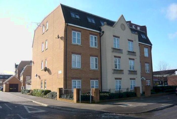 1 Bedroom Flat To Rent In Lamb Close, Northolt, UB5