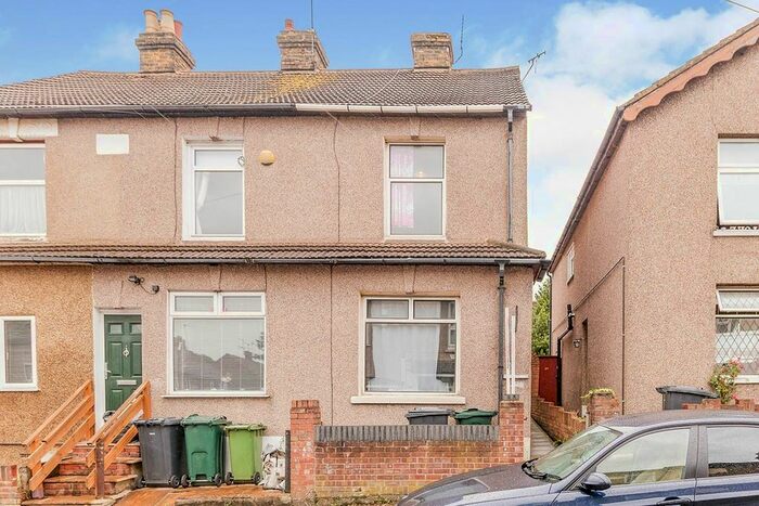 3 Bedroom Terraced House To Rent In Hill House Road, Dartford, DA2