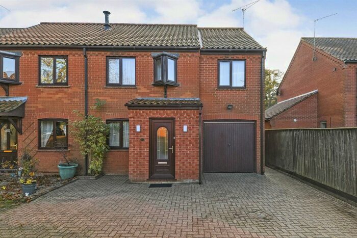 4 Bedroom Semi-Detached House For Sale In Glosthorpe Manor, Ashwicken, King's Lynn, PE32