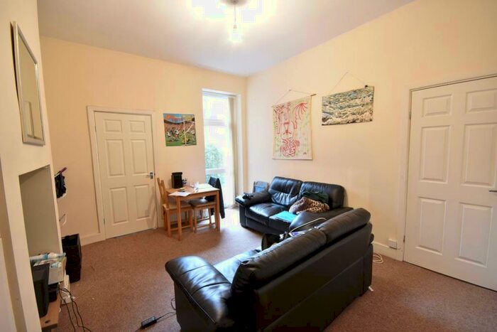 3 Bedroom Flat To Rent In Grosvenor Road, Jesmond, NE2
