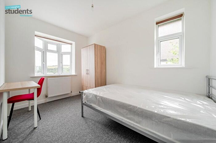 1 Bedroom Detached House To Rent In Bevendean Crescent, Brighton, East Sussex, BN2