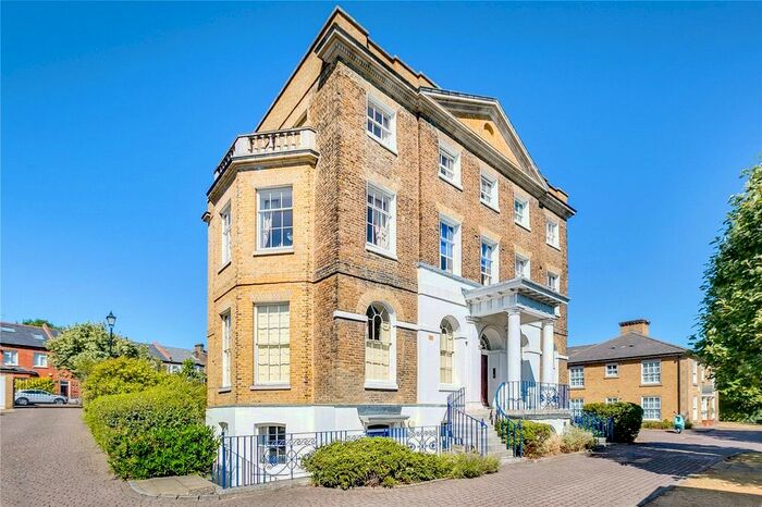 2 Bedroom Flat To Rent In Downe Lodge, Merton Road, London, SW18