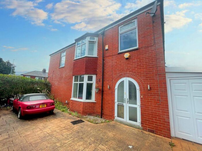 5 Bedroom Semi-Detached House To Rent In Orient Road, Salford, M6