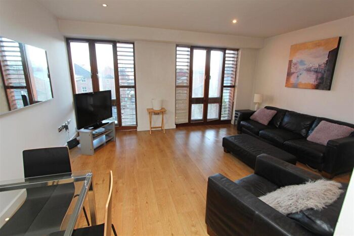 2 Bedroom Flat To Rent In Dock Street, Leeds, LS10