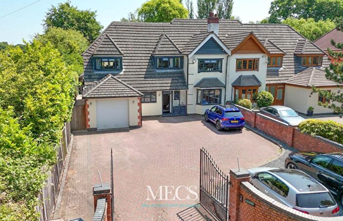 4 Bedroom Semi-Detached House For Sale In Tilehouse Lane, Tidbury Green, Solihull, West Midlands, B90