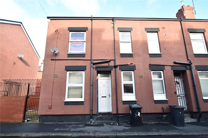 1 Bedroom Terraced House For Sale In Recreation Terrace, Leeds, West Yorkshire, LS11