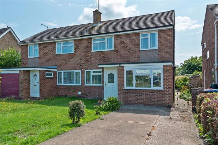 5 Bedroom Semi-Detached House For Sale In Brockenhurst Close, Canterbury, CT2