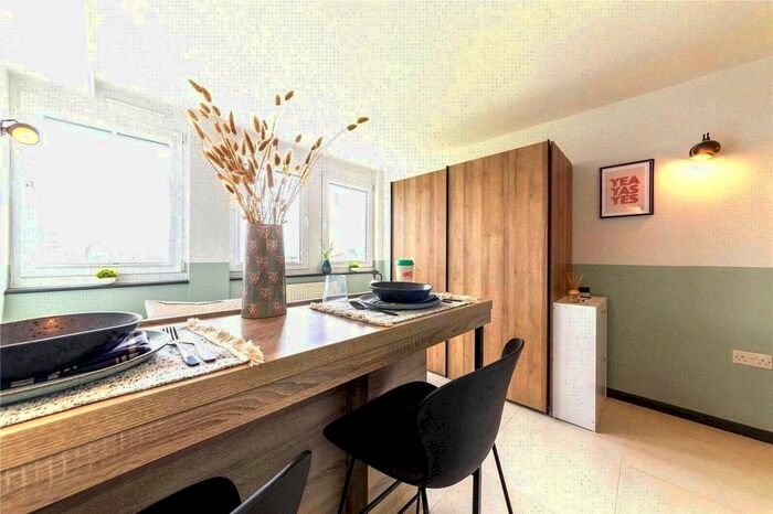 Studio To Rent In Uncle Stockwell, Courland Grove, London, SW8