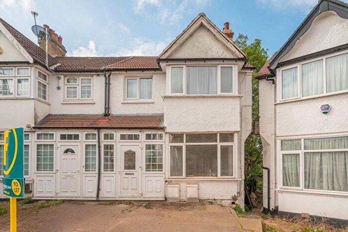 2 Bedroom Flat To Rent In Hamilton Road, Golders Green, London, NW11