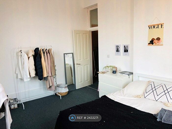 5 Bedroom Flat To Rent In The Kelly Arms, Kingston Upon Thames, KT1