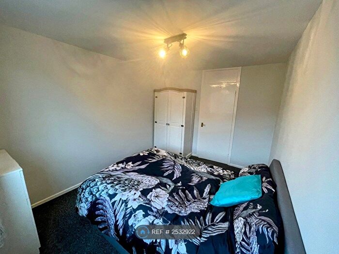 2 Bedroom Flat To Rent In Padmore Court, Leamington Spa, CV31
