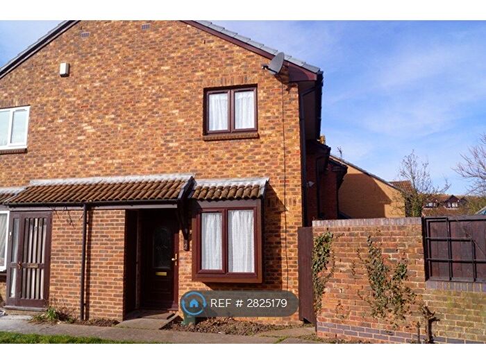 1 Bedroom Semi Detached House To Rent In Berrydale Road, Hayes, UB4