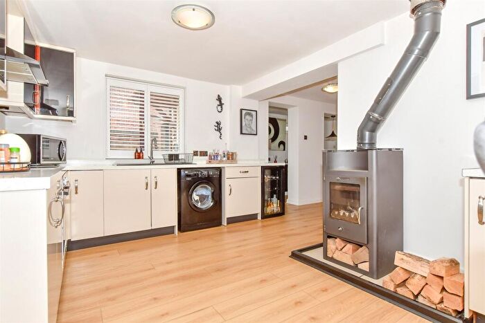 3 Bedroom End Of Terrace House For Sale In Whichers Gate Road, Rowland's Castle, Hampshire, PO9