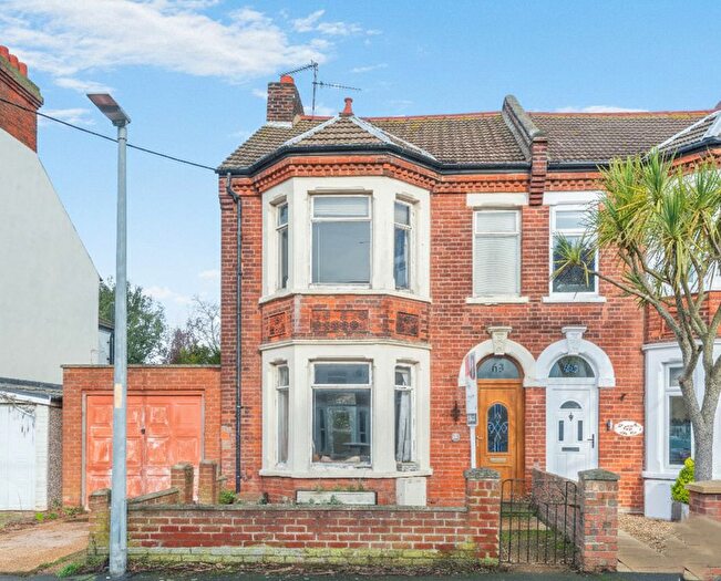 4 Bedroom Semi Detached House For Sale In Victoria Avenue, Hunstanton, PE36