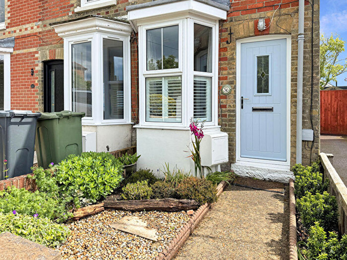 2 Bedroom Cottage For Sale In Albert Road, Gurnard, PO31