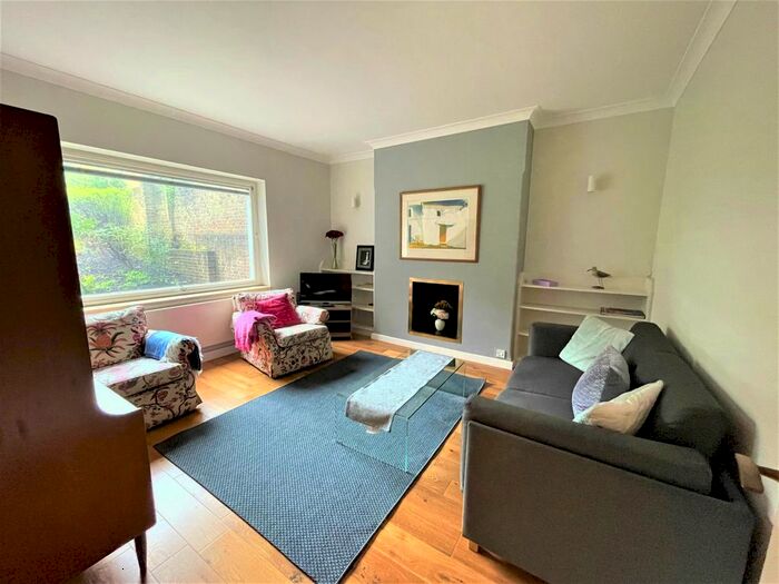 1 Bedroom Flat To Rent In Gloucester Road, London, SW7