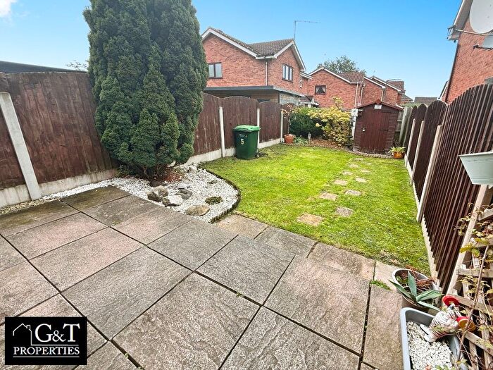 2 Bedroom End Of Terrace House To Rent In Willetts Way, Cradley Heath, B64