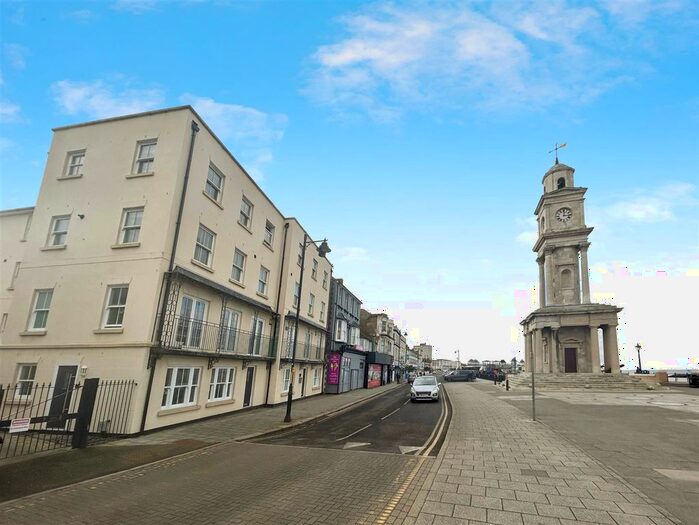 2 Bedroom Flat To Rent In Central Parade, Herne Bay, CT6