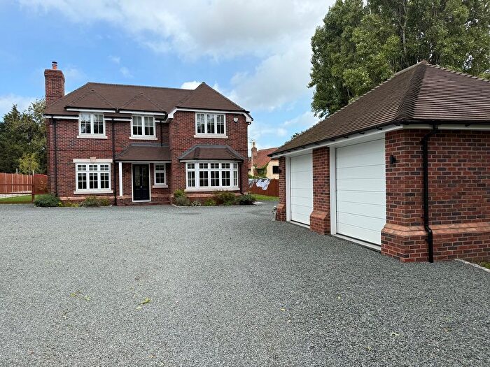 5 Bedroom Detached House For Sale In Hawthorn Lane, Warfield, Bracknell, RG42