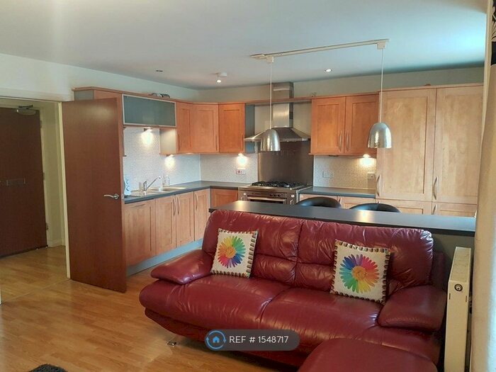 2 Bedroom Flat To Rent In Lindsay Road, Edinburgh, EH6