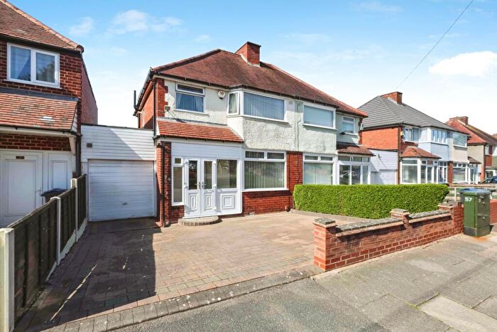 3 Bedroom House For Sale In Bellwood Road, Birmingham, West Midlands, B31
