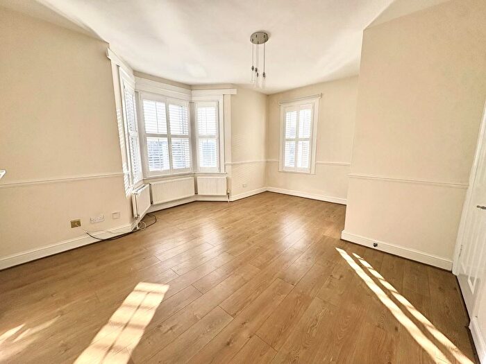 2 Bedroom Maisonette To Rent In Howson Road, Brockley, London, SE4