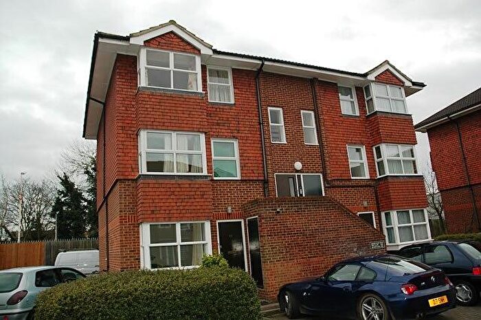 2 Bedroom Apartment To Rent In Bedroom Ground Floor Apartment In Guildford, GU1