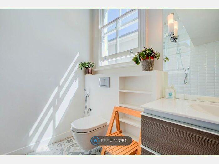 1 Bedroom Flat To Rent In Stowe Road, London, W12