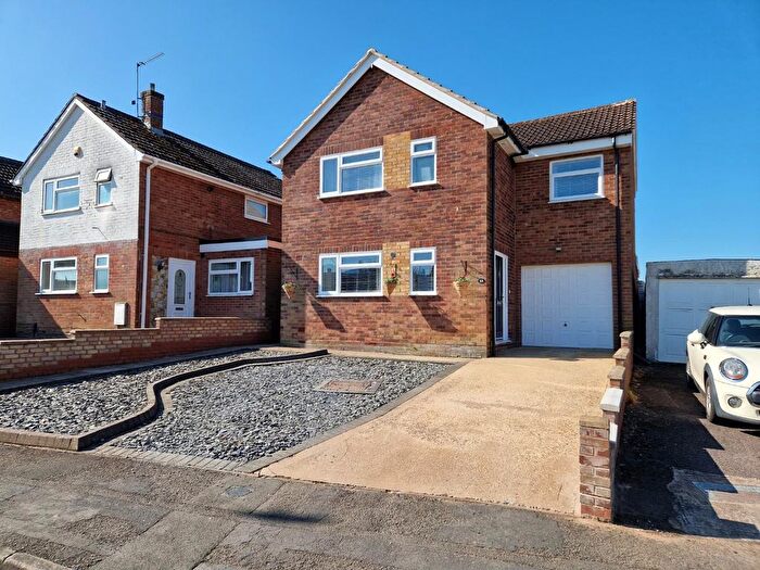 5 Bedroom Detached House For Sale In Sheridan Close, Rugby, CV22