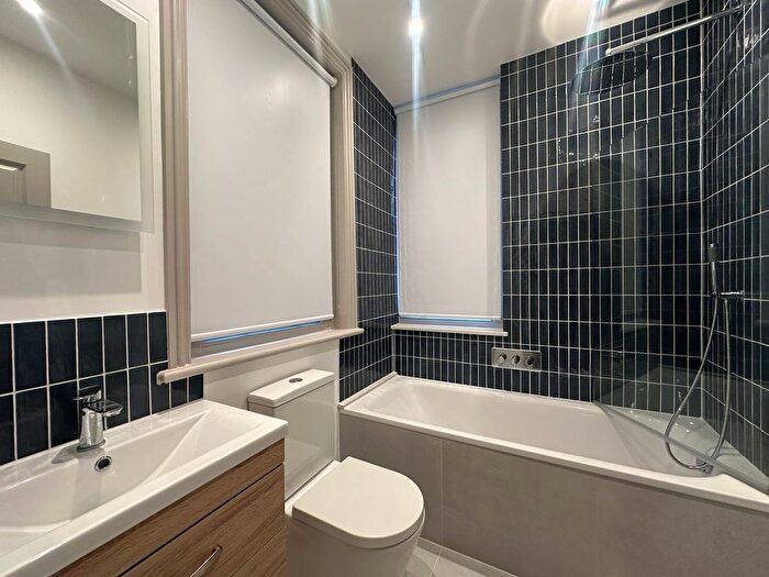 3 Bedroom Flat To Rent In Wooler Street, Walworth Village, SE17