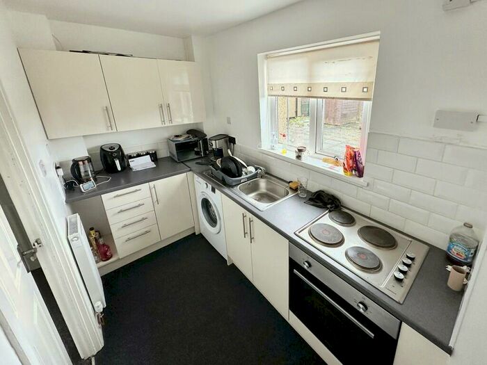 1 Bedroom Flat For Sale In Aneurin Bevan Avenue, Gelligaer, Hengoed, CF82