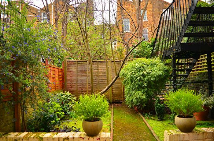 1 Bedroom Maisonette To Rent In B Elmore Street, London, N1