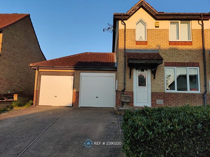 2 Bedroom Semi-Detached House To Rent In Gramwell, Shenley Church End, Milton Keynes, MK5