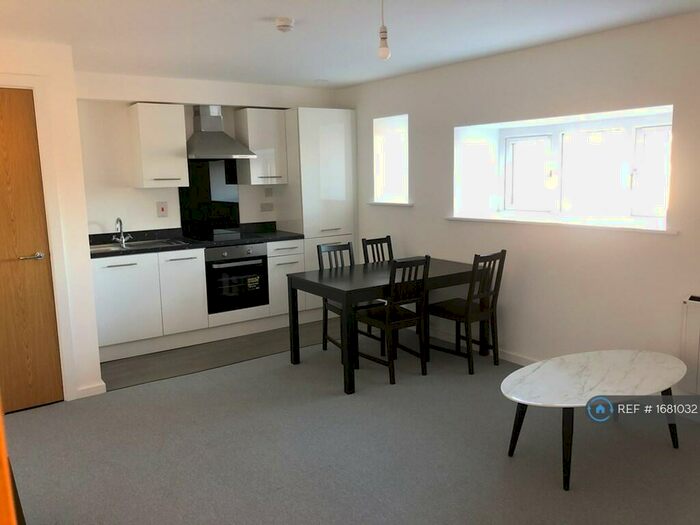 2 Bedroom Flat To Rent In Viaduct Road, Leeds, LS4