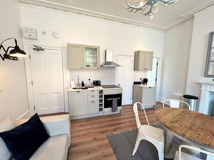 1 Bedroom Apartment To Rent In Gloucester Place, Baker Street, NW1