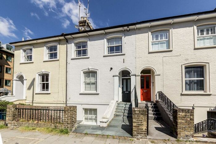 1 Bedroom Property To Rent In Chiswick High Road, London, W4