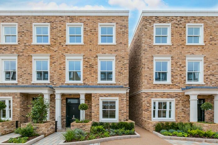 4 Bedroom Detached House To Rent In Burlington Lane, Chiswick, London, Uk, W4