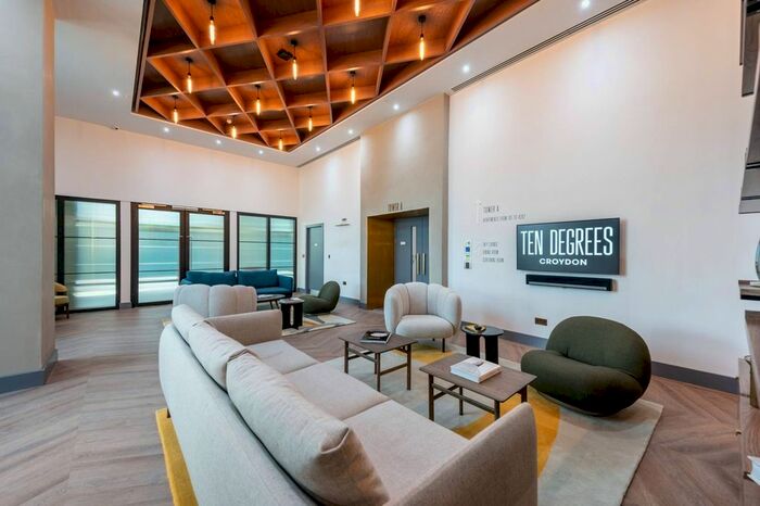 3 Bedroom Flat To Rent In Ten Degrees, Croydon, CR0