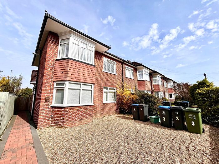 2 Bedroom Maisonette For Sale In Glen Road, Chessington, Surrey., KT9