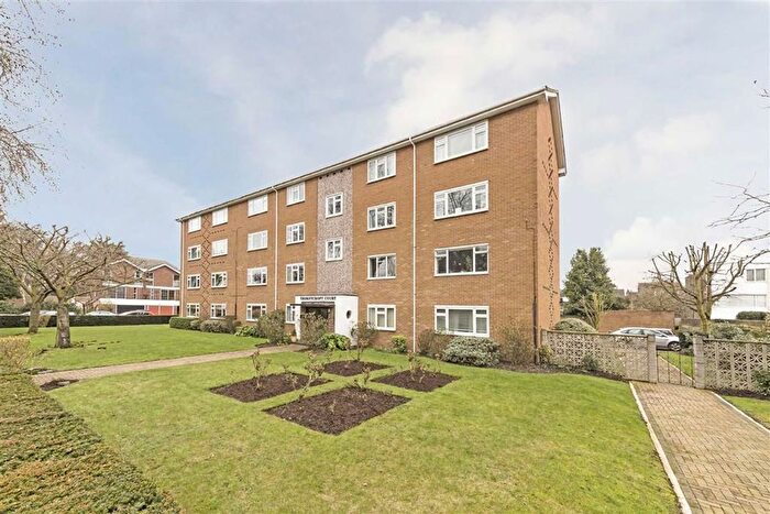 2 Bedroom Flat To Rent In Kew Road, Kew Gardens, TW9