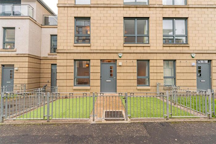 4 Bedroom Flat For Sale In Handyside Place, Edinburgh, EH11